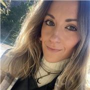 Soy psicóloga educativa en prácticas, actualmente doy refuerzo de catalán, inglés, matemáticas, sociales…